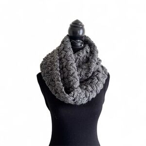 Vintage Forever 21 Chunky Knit Infinity Scarf – Charcoal Grey – NWT